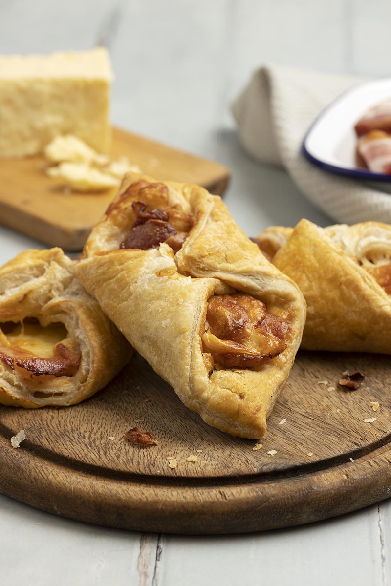 Best Bakes To Go Bacon & Cheese Turnover 40x117g